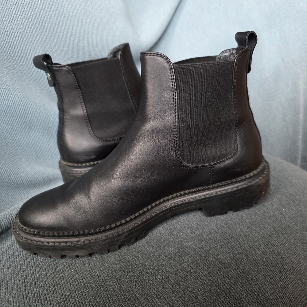 AGL- Black Chelsea boots size 40 (US 9.5) - Picture 3 of 8